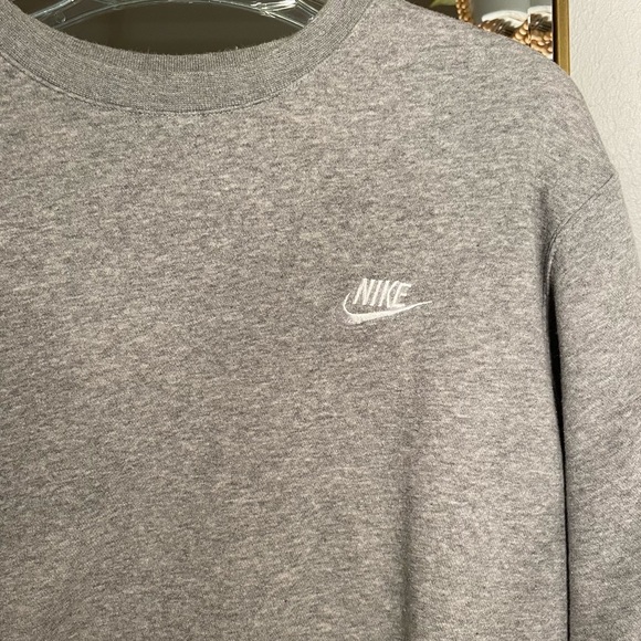 Nike grey crewneck - Picture 3 of 4